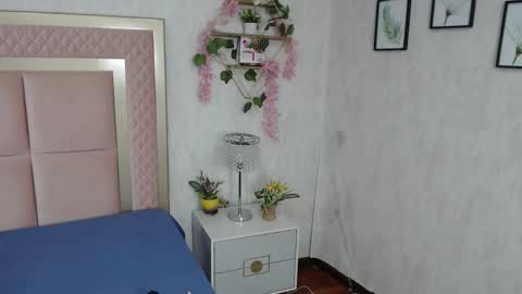 madhison_5 online show from February 20, 2026, 12:49 pm