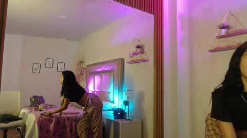 madhison_5 online show from May 6, 2026, 12:10 pm