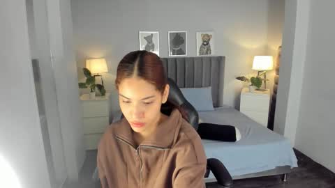 Snapshot of madie_collins7 chatting on October 19, 2025, 11:22 am Madie online show from October 19, 2025, 11:22 am