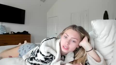 mari rose online show from December 17, 2025, 3:18 pm