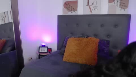 Madelein online show from March 25, 2026, 2:39 am