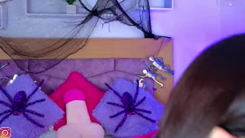    online show from October 20, 2025, 7:14 pm