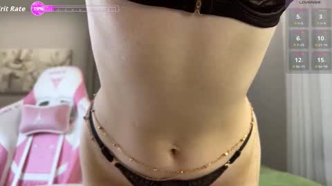 Snapshot of madison_davies_ chatting on October 31, 2025, 6:14 am Maddie online show from October 31, 2025, 6:14 am