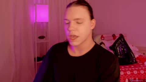 Snapshot of madison_mongomeri chatting on January 17, 2026, 2:05 am Medison online show from January 17, 2026, 2:05 am