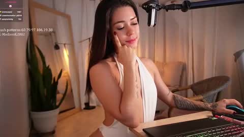 madisonlara online show from March 1, 2025, 5:49 pm