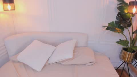 madissonmoore5 online show from September 23, 2025, 12:30 pm