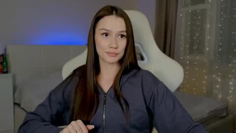 Snapshot of madissson chatting on October 27, 2025, 5:28 pm Madi Soon online show from October 27, 2025, 5:28 pm