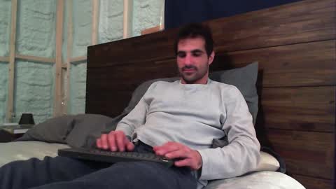 Guigui online show from January 27, 2025, 11:43 pm