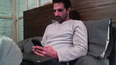 Guigui online show from February 1, 2025, 3:19 am