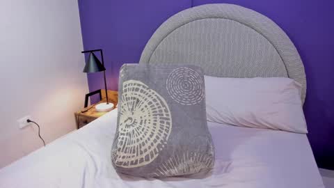 mady_collins online show from December 24, 2024, 3:16 pm