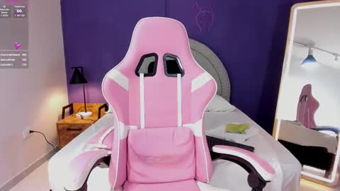 mady_collins online show from February 23, 2025, 5:18 pm