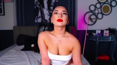 MadyLuxx online show from January 3, 2025, 5:39 am