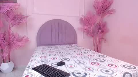 madyscarlett online show from September 29, 2025, 11:48 am