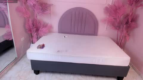 Snapshot of madyscarlett chatting on October 17, 2025, 11:57 am madyscarlett online show from October 17, 2025, 11:57 am