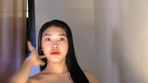 Snapshot of mae_luna chatting on June 17, 2026, 12:02 am mae_luna online show from June 17, 2026, 12:02 am