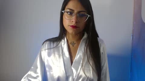 maeelyrivers online show from May 19, 2026, 8:37 pm