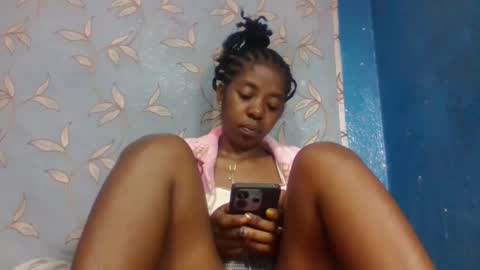 maella007 online show from June 5, 2026, 6:52 am