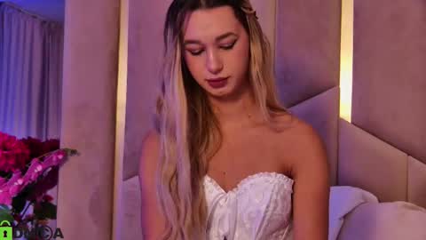 M. online show from October 21, 2025, 6:30 pm