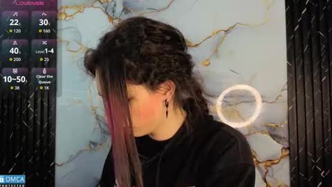 maevekuro online show from November 4, 2025, 3:38 am