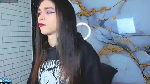 maevekuro online show from January 16, 2026, 3:32 am