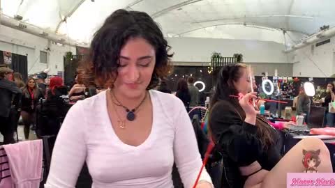 Meaves online show from February 8, 2026, 8:56 pm