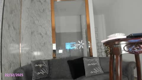 mafearias23 online show from December 22, 2025, 1:08 pm