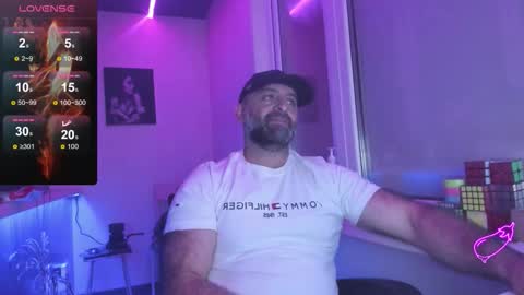 Snapshot of magabear chatting on September 11, 2025, 10:10 pm Magabear online show from September 11, 2025, 10:10 pm