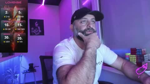 Snapshot of magabear chatting on September 21, 2025, 3:02 pm Magabear online show from September 21, 2025, 3:02 pm