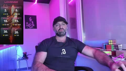 Snapshot of magabear chatting on September 30, 2025, 10:37 pm Magabear online show from September 30, 2025, 10:37 pm