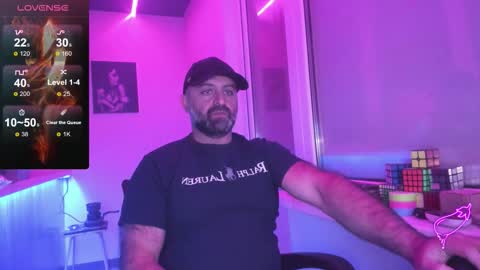 Snapshot of magabear chatting on October 1, 2025, 3:07 pm Magabear online show from October 1, 2025, 3:07 pm