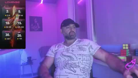 Snapshot of magabear chatting on October 12, 2025, 1:15 am Magabear online show from October 12, 2025, 1:15 am