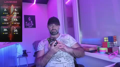 Snapshot of magabear chatting on October 13, 2025, 5:02 pm Magabear online show from October 13, 2025, 5:02 pm