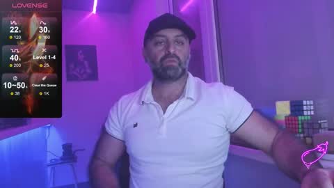 Snapshot of magabear chatting on October 16, 2025, 8:54 pm Magabear online show from October 16, 2025, 8:54 pm