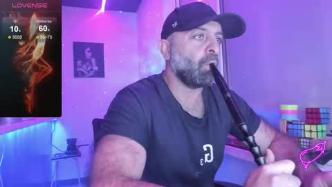 Snapshot of magabear chatting on October 19, 2025, 8:20 pm Magabear online show from October 19, 2025, 8:20 pm