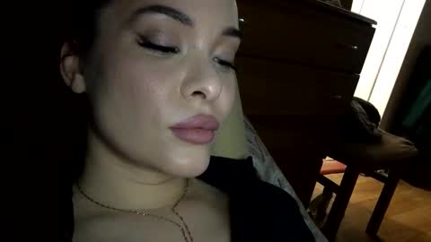 magggg658318 online show from May 9, 2026, 3:17 pm