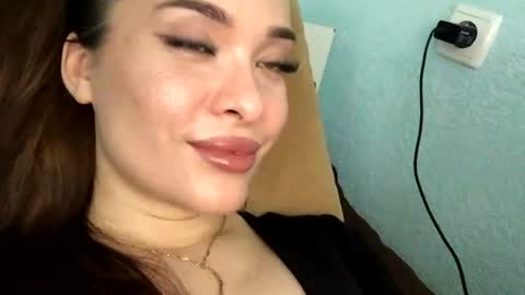 Snapshot of magggg658318 chatting on June 13, 2026, 3:21 pm magggg658318 online show from June 13, 2026, 3:21 pm
