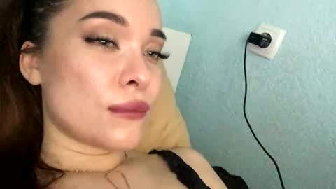 Snapshot of magggg658318 chatting on June 17, 2026, 3:35 pm magggg658318 online show from June 17, 2026, 3:35 pm