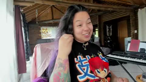 Snapshot of maggie_queen chatting on April 27, 2026, 3:10 pm Luna online show from April 27, 2026, 3:10 pm