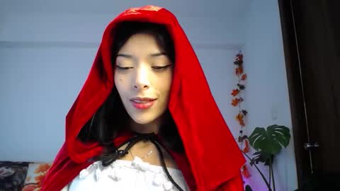 Snapshot of maggie_raver chatting on October 31, 2025, 3:35 pm maggie online show from October 31, 2025, 3:35 pm