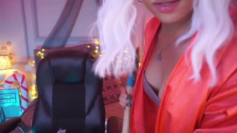 Snapshot of maggietime chatting on December 6, 2024, 12:02 am online show from December 6, 2024, 12:02 am