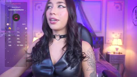 Snapshot of maggietime chatting on December 8, 2024, 8:36 pm online show from December 8, 2024, 8:36 pm