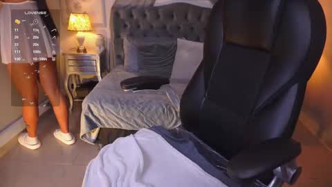 Snapshot of maggietime chatting on February 25, 2025, 8:19 pm online show from February 25, 2025, 8:19 pm