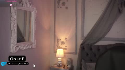 Snapshot of maggietime chatting on September 15, 2025, 8:09 pm online show from September 15, 2025, 8:09 pm