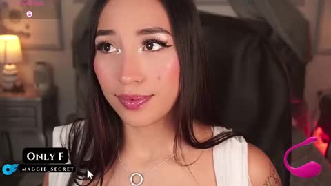 Snapshot of maggietime chatting on September 18, 2025, 9:28 pm online show from September 18, 2025, 9:28 pm