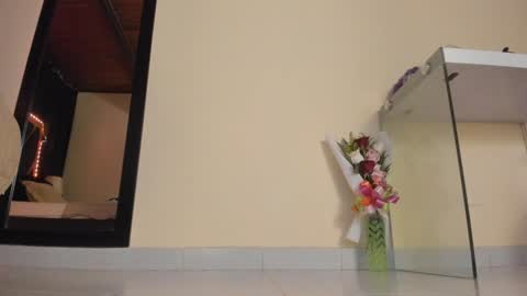 Snapshot of magiarias chatting on February 6, 2025, 3:09 pm online show from February 6, 2025, 3:09 pm
