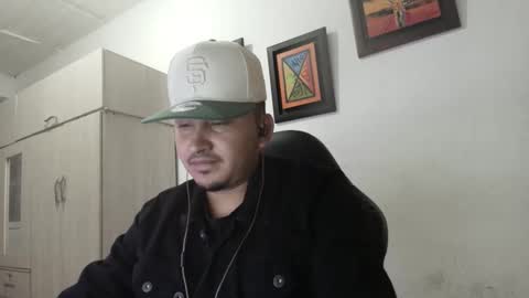 Snapshot of magic_milk23 chatting on September 22, 2025, 2:35 am magic_milk23 online show from September 22, 2025, 2:35 am