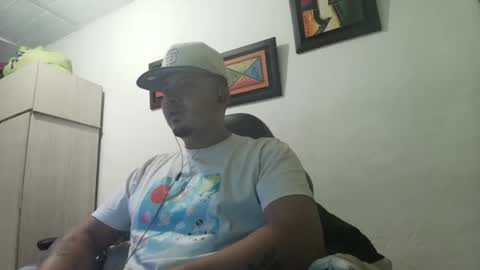 Snapshot of magic_milk23 chatting on October 6, 2025, 4:10 am magic_milk23 online show from October 6, 2025, 4:10 am