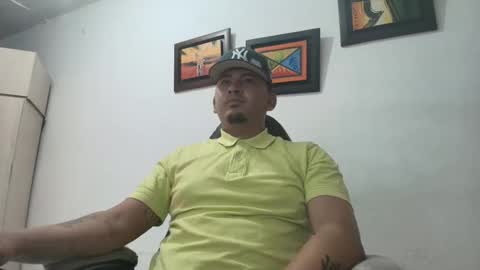 Snapshot of magic_milk23 chatting on October 28, 2025, 5:11 am magic_milk23 online show from October 28, 2025, 5:11 am