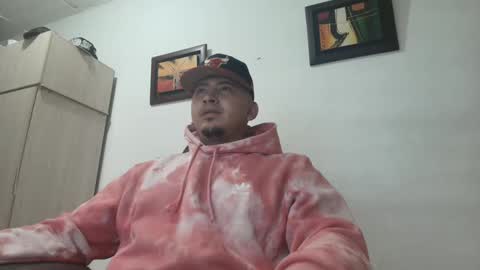 Snapshot of magic_milk23 chatting on November 2, 2025, 1:41 am magic_milk23 online show from November 2, 2025, 1:41 am