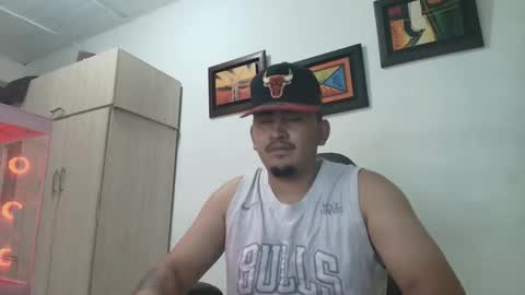 magic_milk23 online show from November 22, 2025, 7:29 am